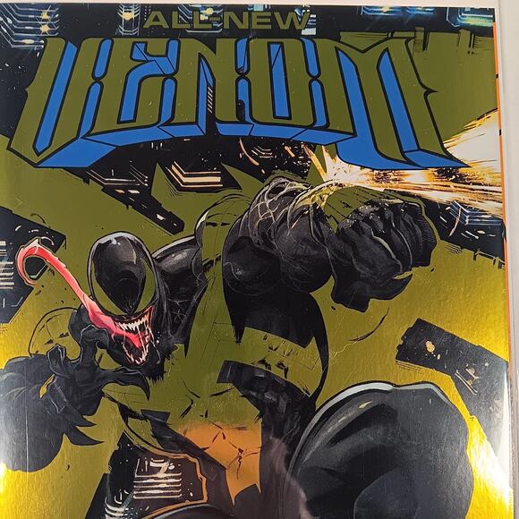 All-New Venom #1 Gold Foil Iban Coello Signed Variant Marvel Comics 2024 - Picture 3 of 9
